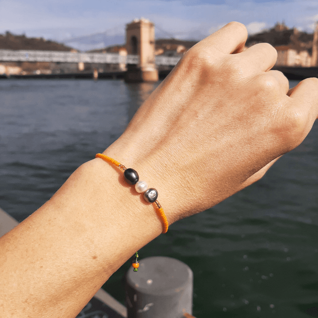 Bracelet Femme Orange Intense-Doré-Gri irisant en perles de culture, perles Miyuki, Toho sur nœud coulissant