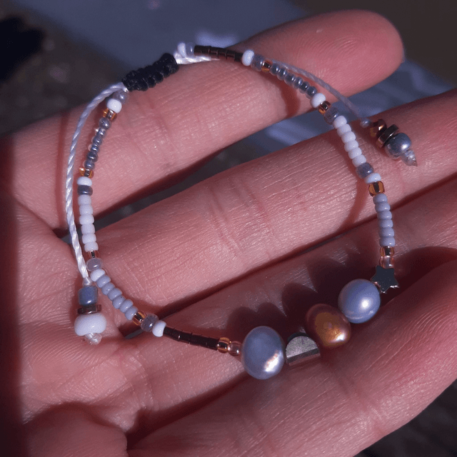 Bracelet Femme Intense-Doré-Gris irisant en perles de culture, perles Miyuki, Toho sur nœud coulissant 