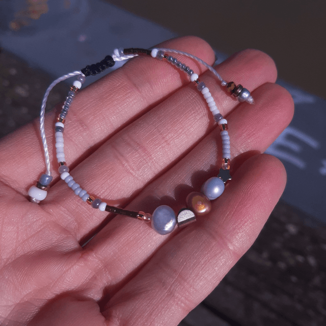 Bracelet Femme Intense-Doré-Gris irisant en perles de culture, perles Miyuki, Toho sur nœud coulissant 