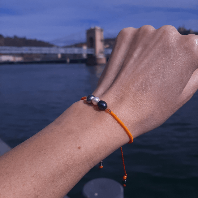 Bracelet Femme Orange Intense-Doré-Gri irisant en perles de culture, perles Miyuki, Toho sur nœud coulissant