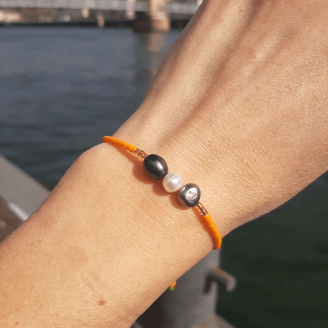 Bracelet Femme Orange Intense-Doré-Gri irisant en perles de culture, perles Miyuki, Toho sur nœud coulissant