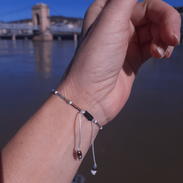 Bracelet Femme Intense-Doré-Gris irisant en perles de culture, perles Miyuki, Toho sur nœud coulissant 
