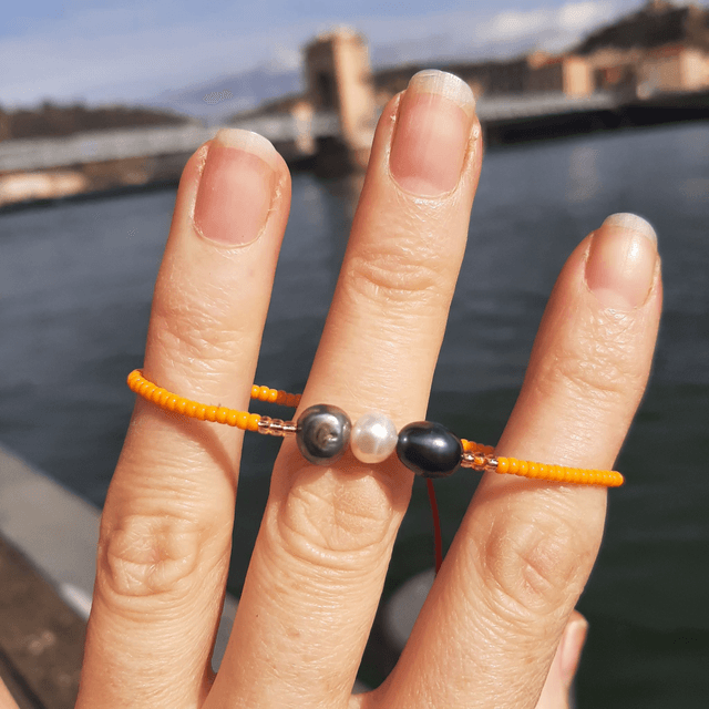 Bracelet Femme Orange Intense-Doré-Gri irisant en perles de culture, perles Miyuki, Toho sur nœud coulissant